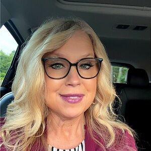 Meet your Posher, Tina